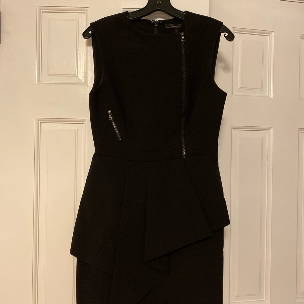 Super Structured Lbd With Ruffle And Zipper Detai… - image 5